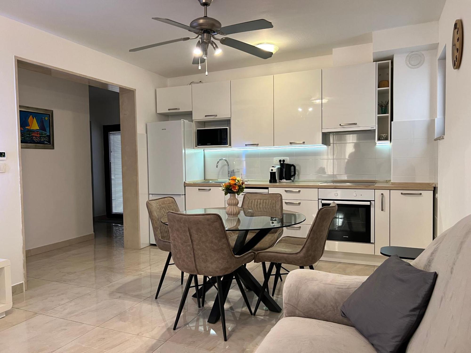Apartmani Ivelic 苏佩塔尔 外观 照片
