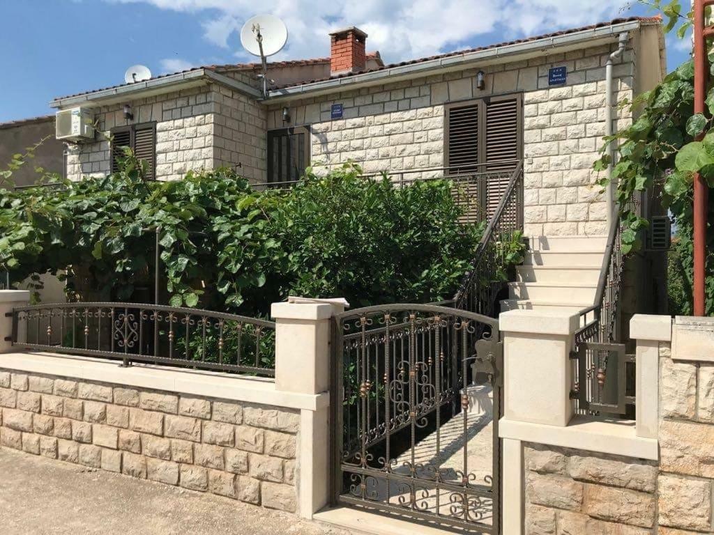 Apartmani Ivelic 苏佩塔尔 外观 照片